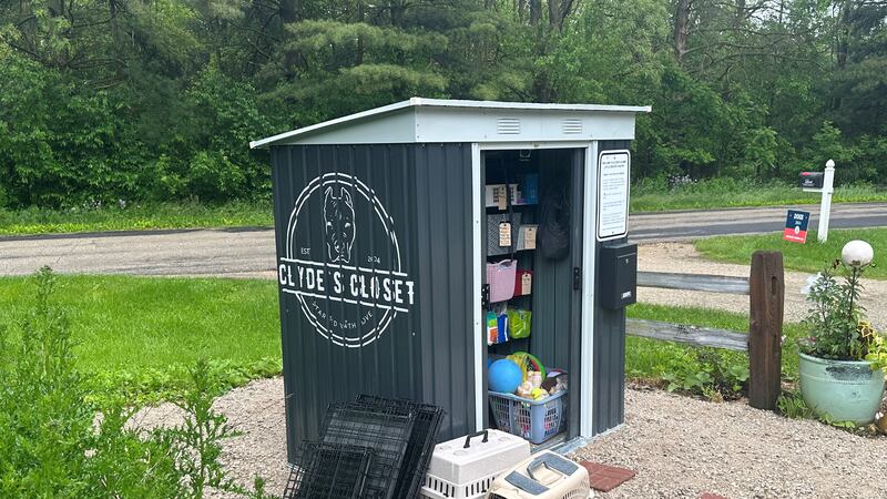 Clyde's Closet is a free pet pantry to help pet owners in need.