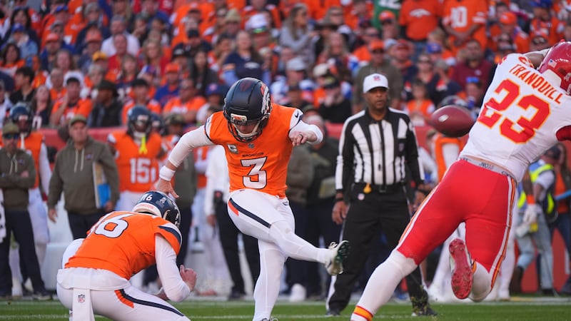 Broncos beat Chiefs 22-19 on Lutz's last-second field goal, extending win streak to 8 games