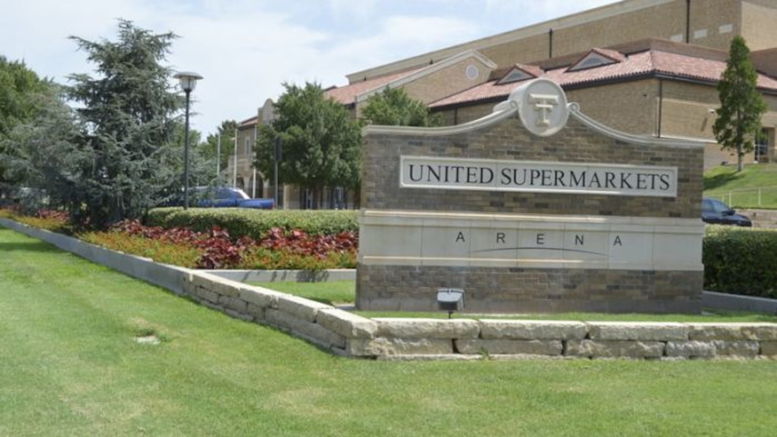 Graduation ceremonies held at United Supermarkets Arena for Lubbock