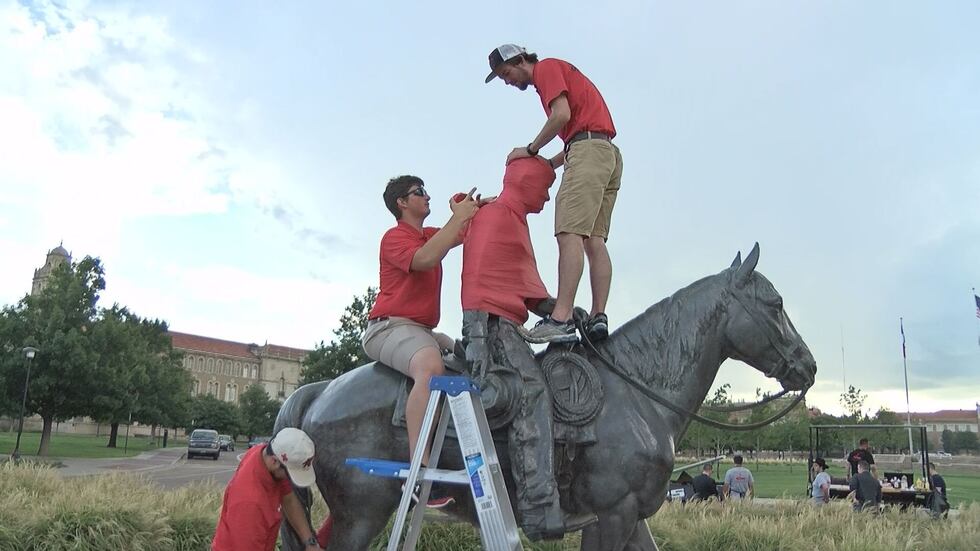 Texas Tech Saddle Tramps wrapping Will Rogers (source: KCBD)