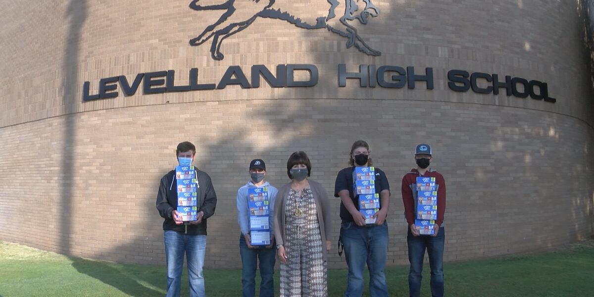 Pay It Forward Helping Levelland high school student collect food